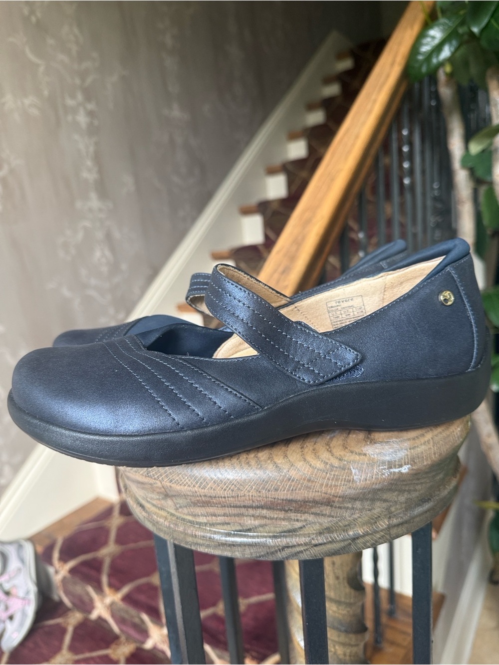 REVERE TIMARU Mary Jane, comfort shoe perfect condition size 10 wide